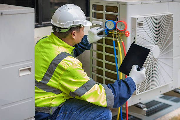 Professional Hvac technician working in Round Hill, VA